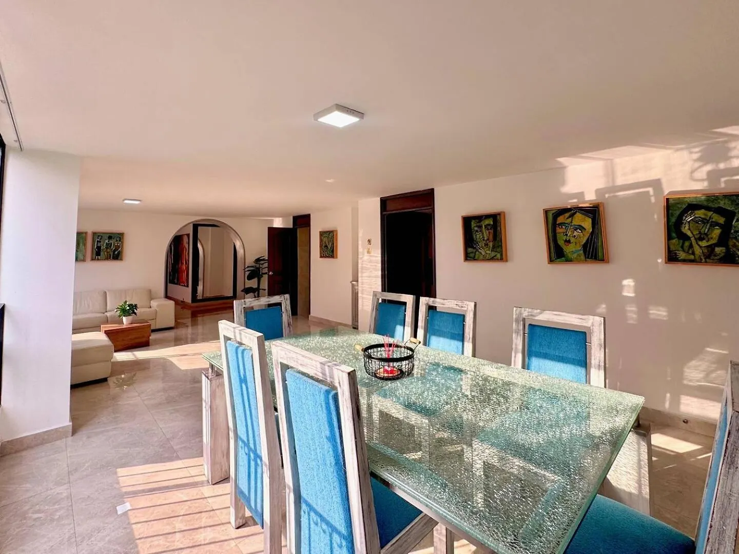 Dom wakacyjny 4Br 232 M Apartment In El Poblado, El Tesoro Medellín