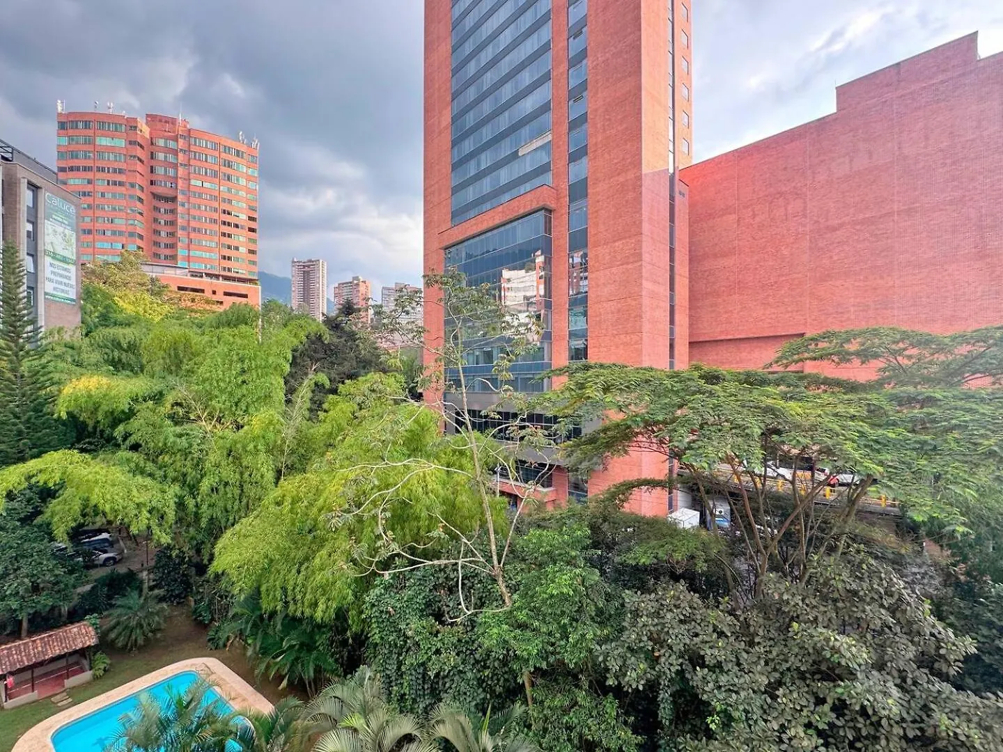 4Br 232 M Apartment In El Poblado, El Tesoro Medellín Kolumbia