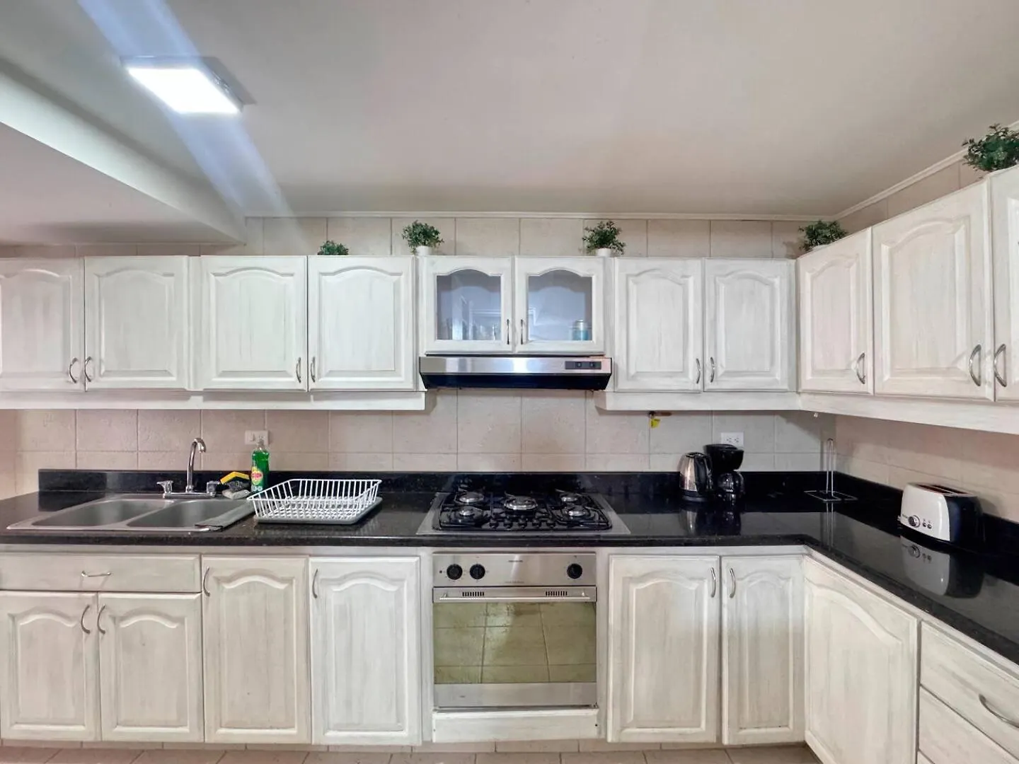 4Br 232 M Apartment In El Poblado, El Tesoro Medellín
