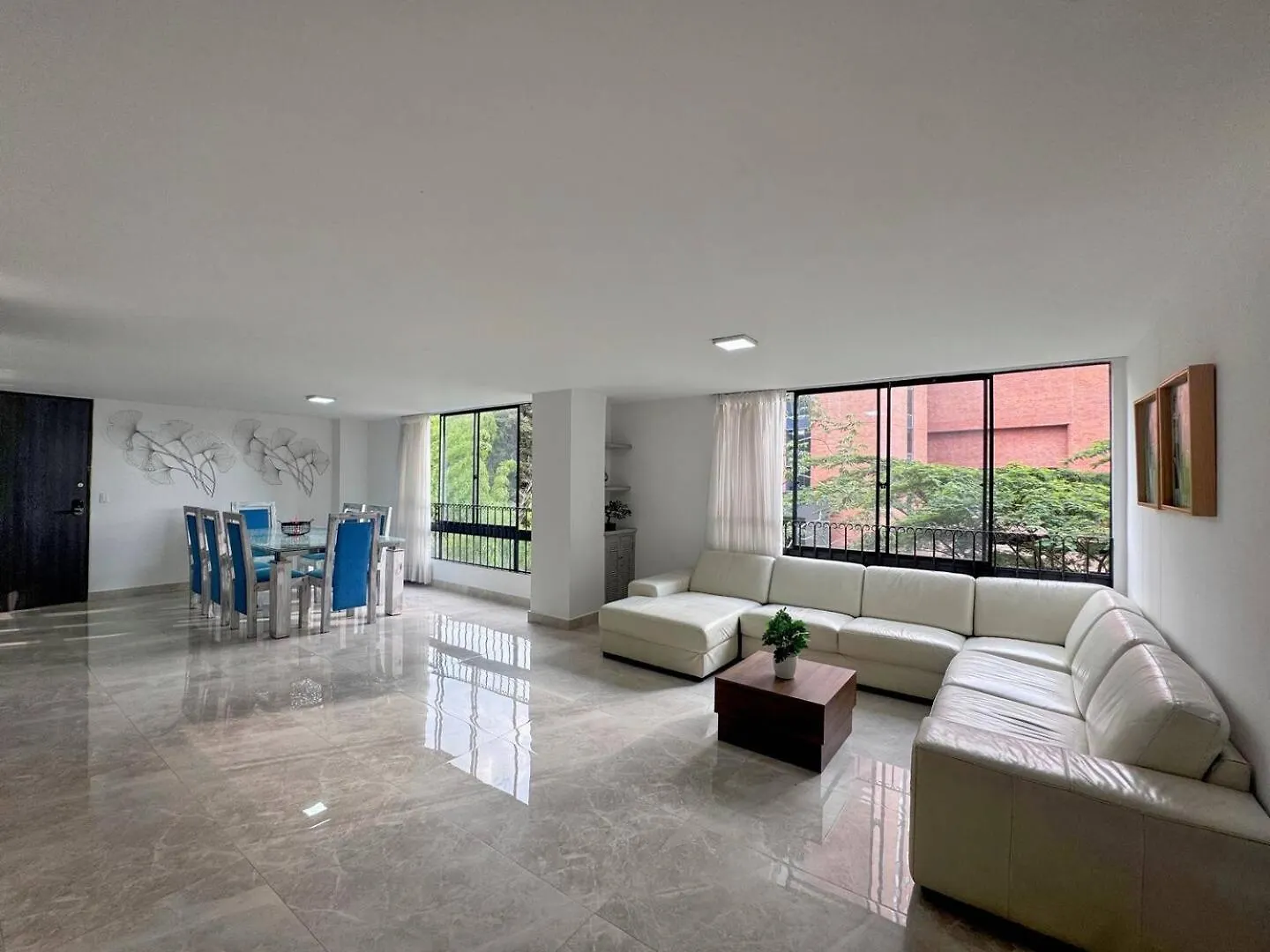 Dom wakacyjny 4Br 232 M Apartment In El Poblado, El Tesoro Medellín