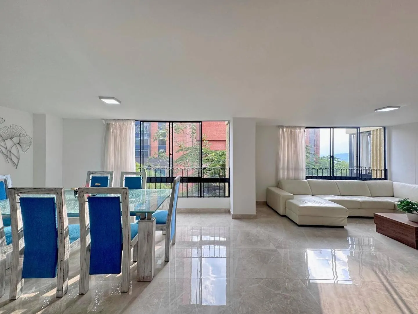 4Br 232 M Apartment In El Poblado, El Tesoro Medellín Kolumbia