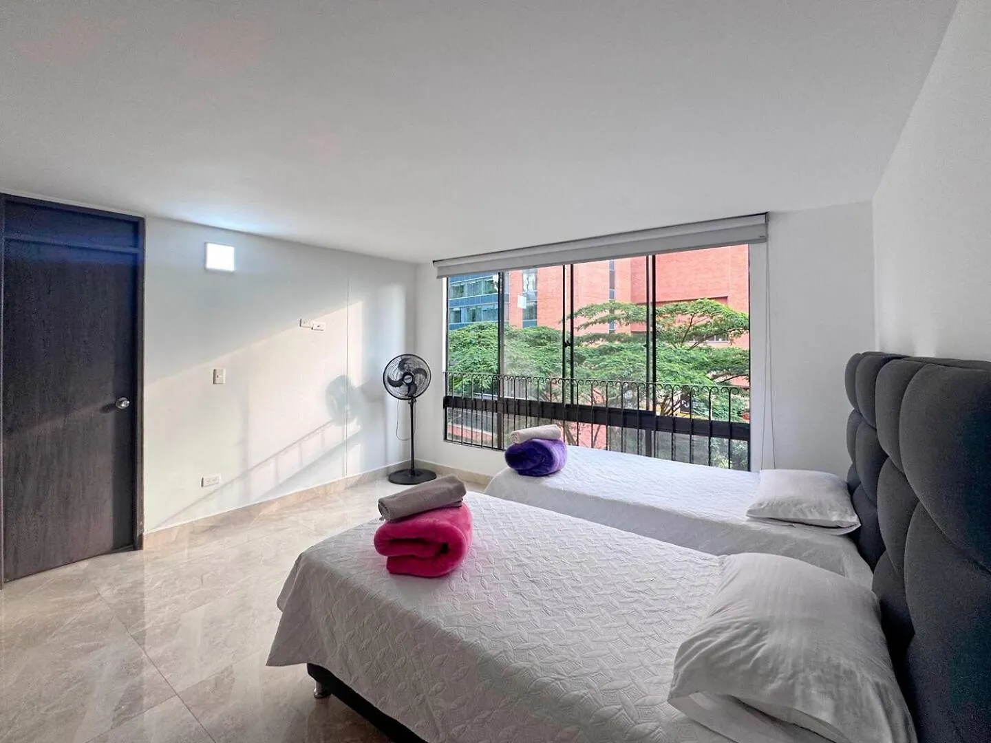 4Br 232 M Apartment In El Poblado, El Tesoro Medellín