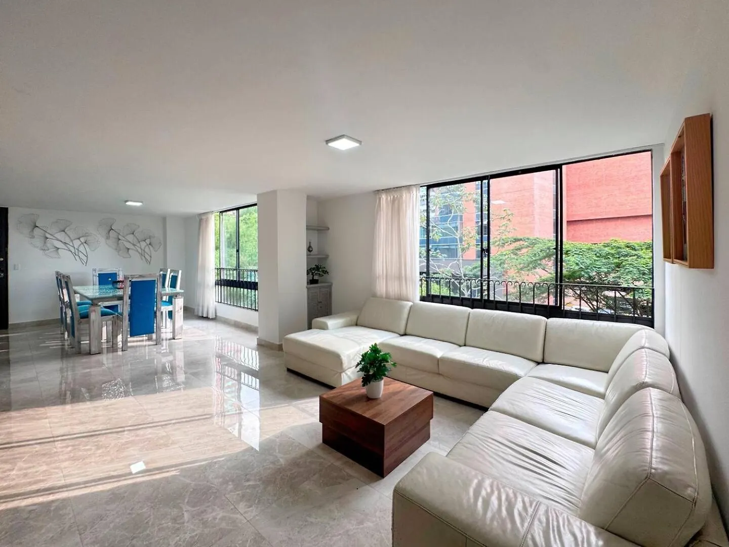 4Br 232 M Apartment In El Poblado, El Tesoro Medellín Dom wakacyjny