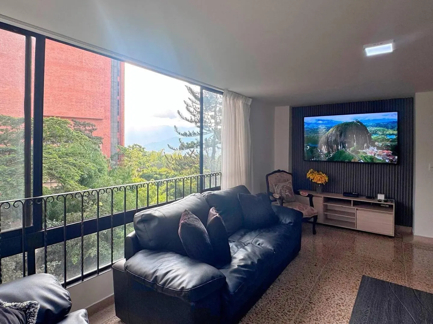 4Br 232 M Apartment In El Poblado, El Tesoro Medellín 0*,  Kolumbia