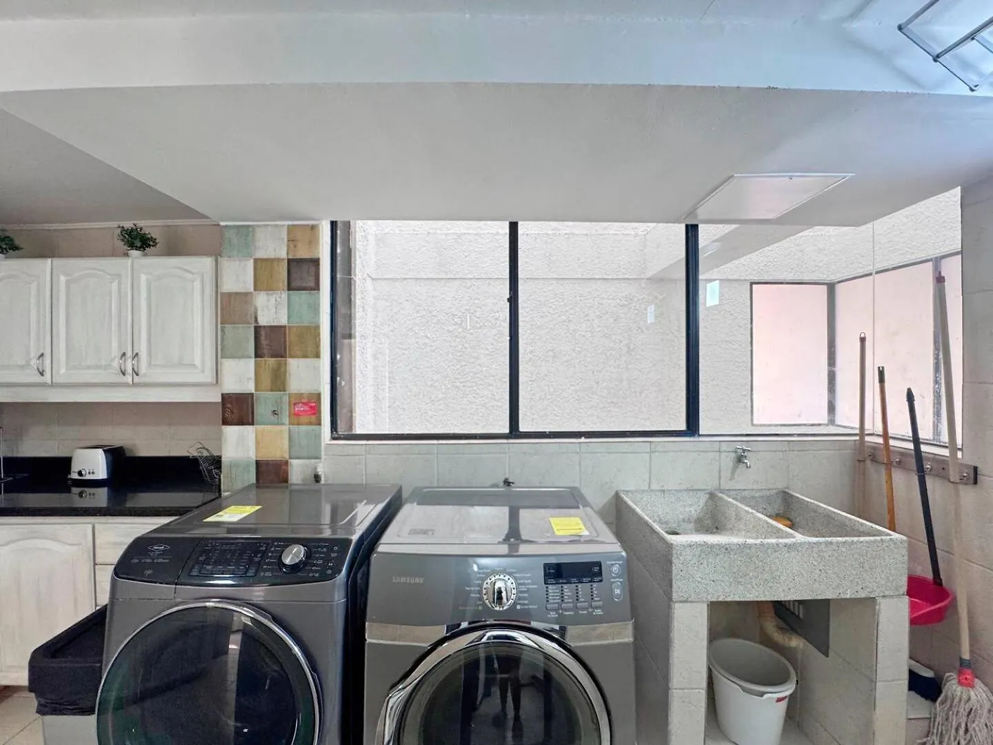 4Br 232 M Apartment In El Poblado, El Tesoro Medellín 0*,