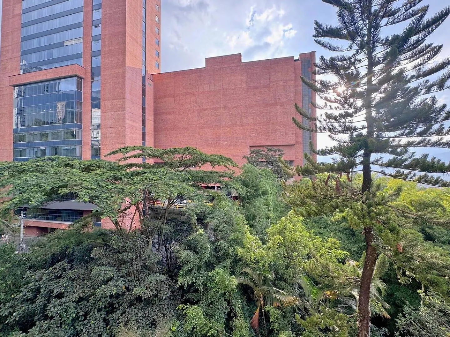 4Br 232 M Apartment In El Poblado, El Tesoro Medellín