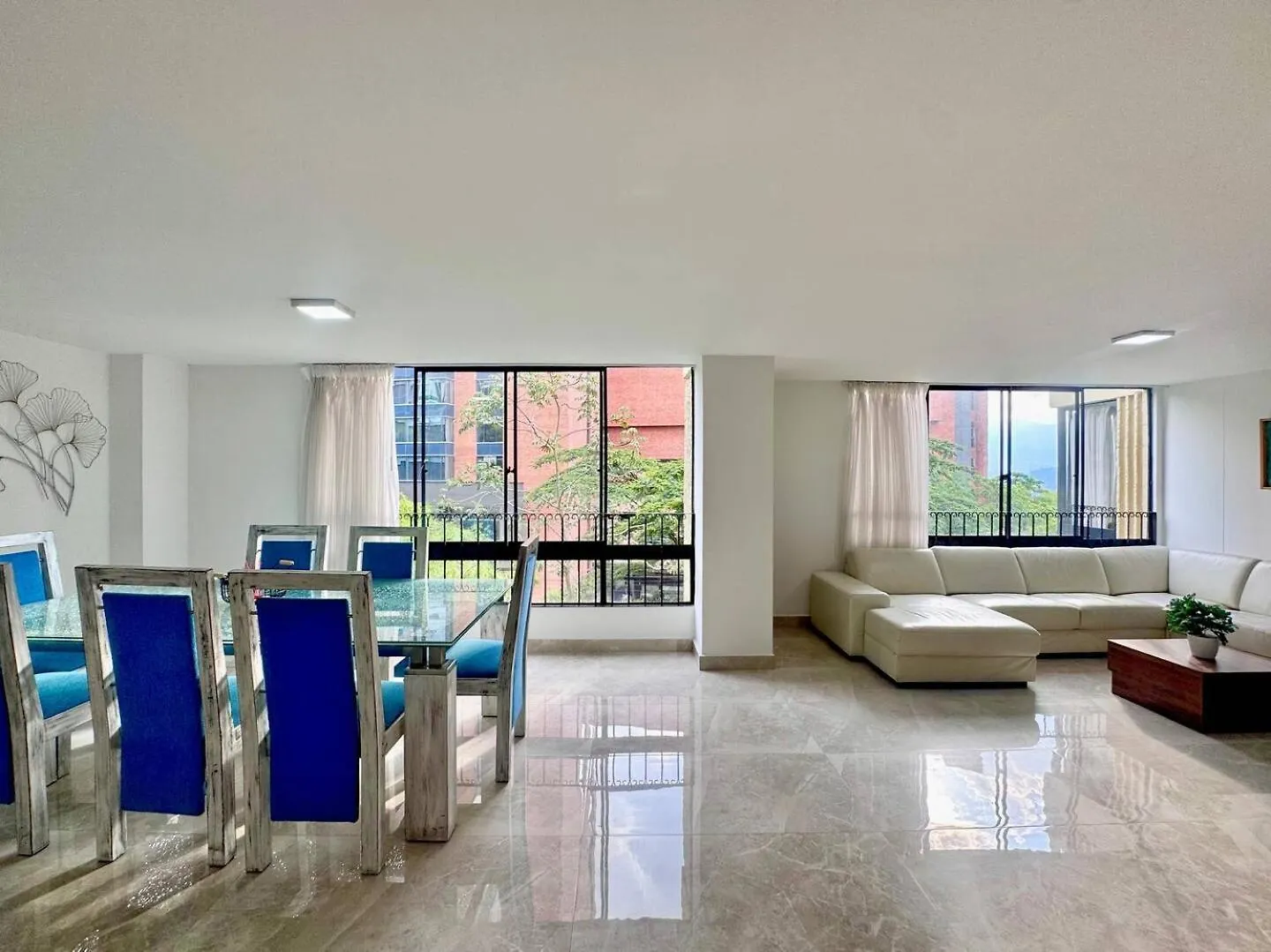Dom wakacyjny 4Br 232 M Apartment In El Poblado, El Tesoro Medellín