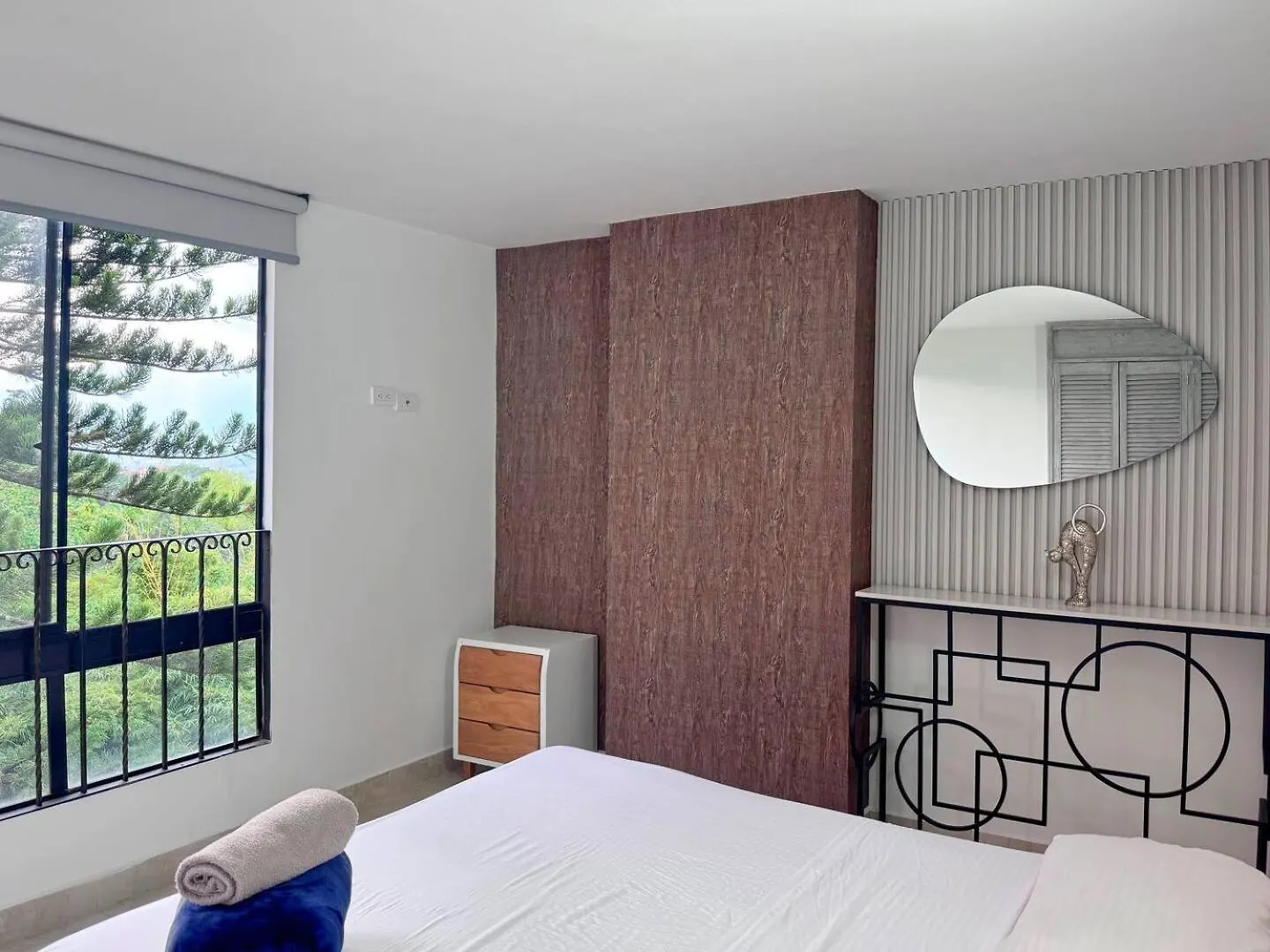 4Br 232 M Apartment In El Poblado, El Tesoro Medellín