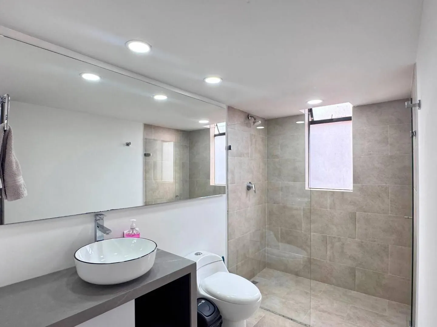 Dom wakacyjny 4Br 232 M Apartment In El Poblado, El Tesoro Medellín Kolumbia