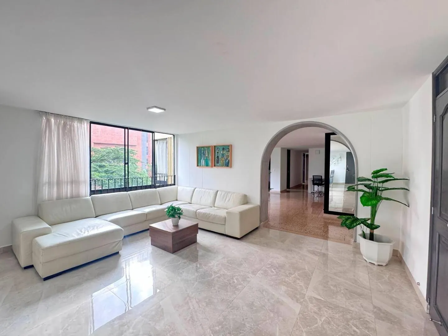 Dom wakacyjny 4Br 232 M Apartment In El Poblado, El Tesoro Medellín