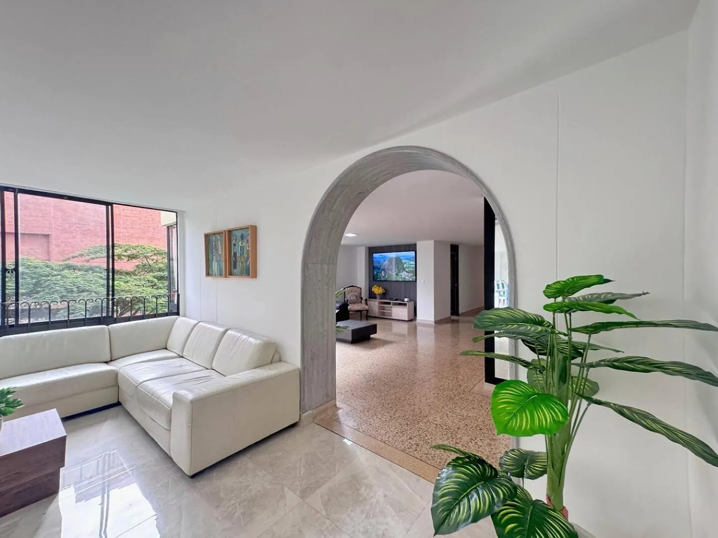 4Br 232 M Apartment In El Poblado, El Tesoro Medellín 0*,